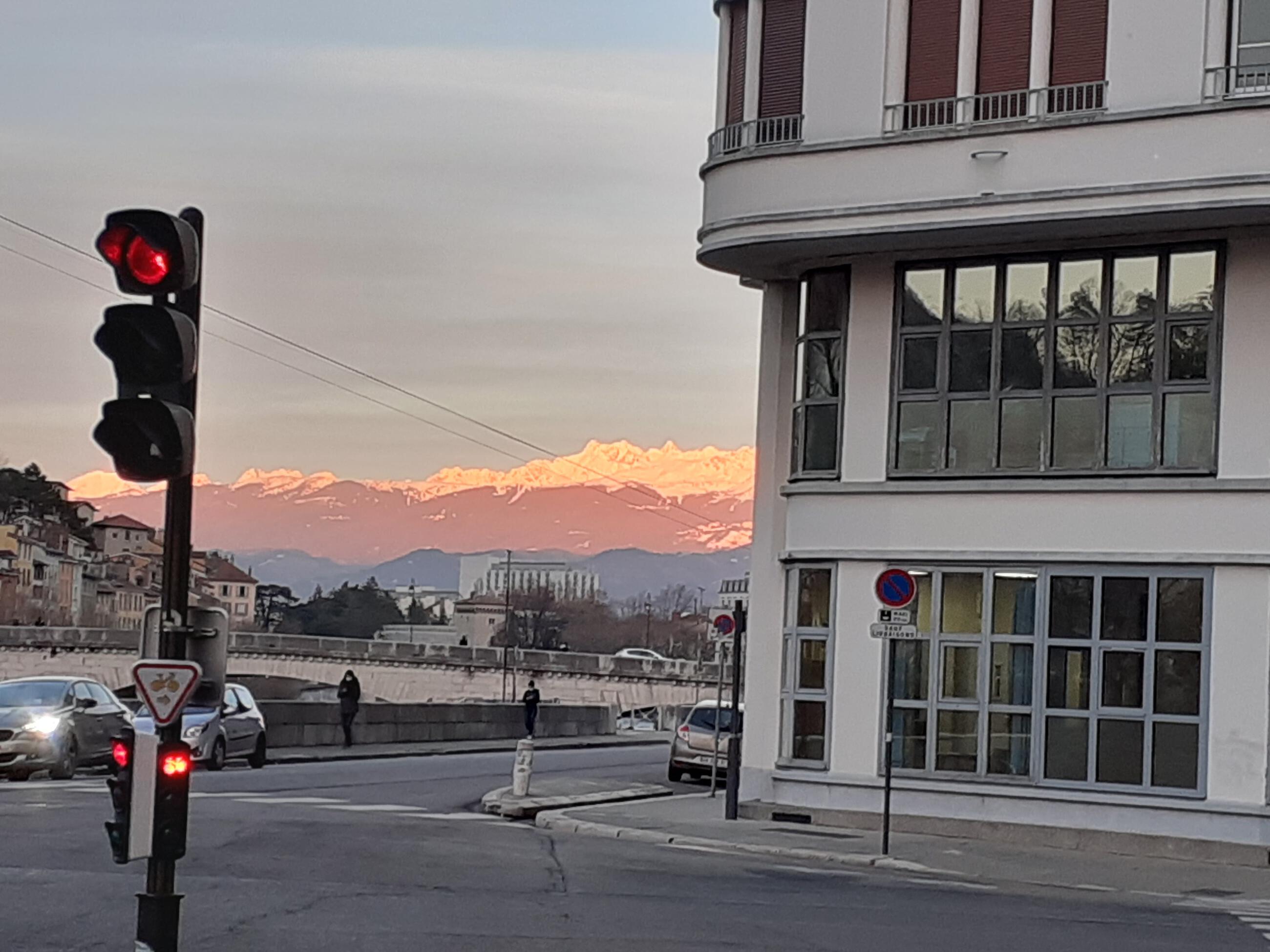 Grenoble : au bout de chaque rue, une montagne